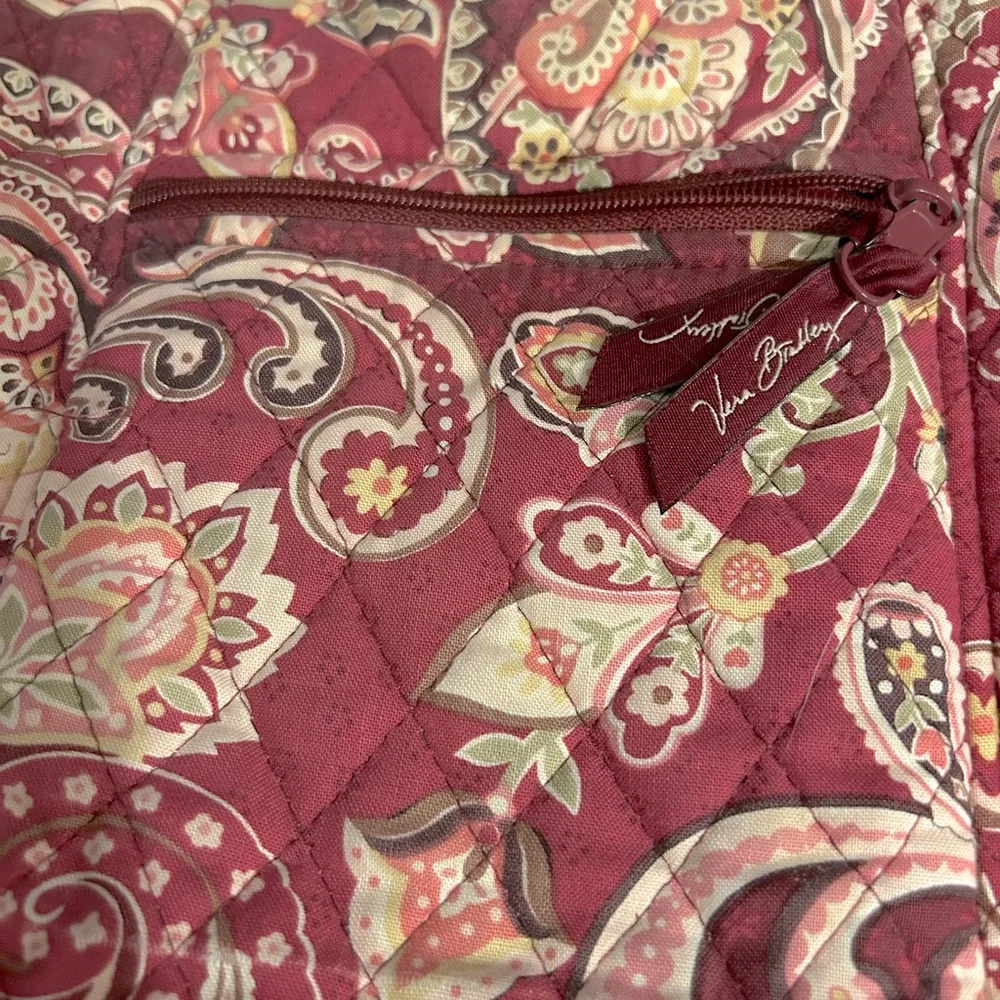 Vera Bradley Piccadilly meets Plum medium size bag in great pre-owned condition - Picture 3 of 6